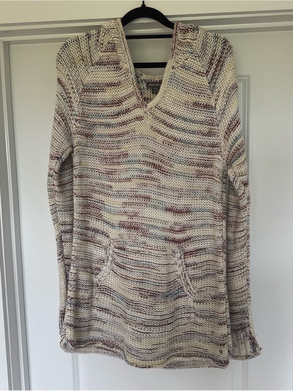 Eddie Bauer Cream Maroon and Blue Speckled V-Neck Sweater